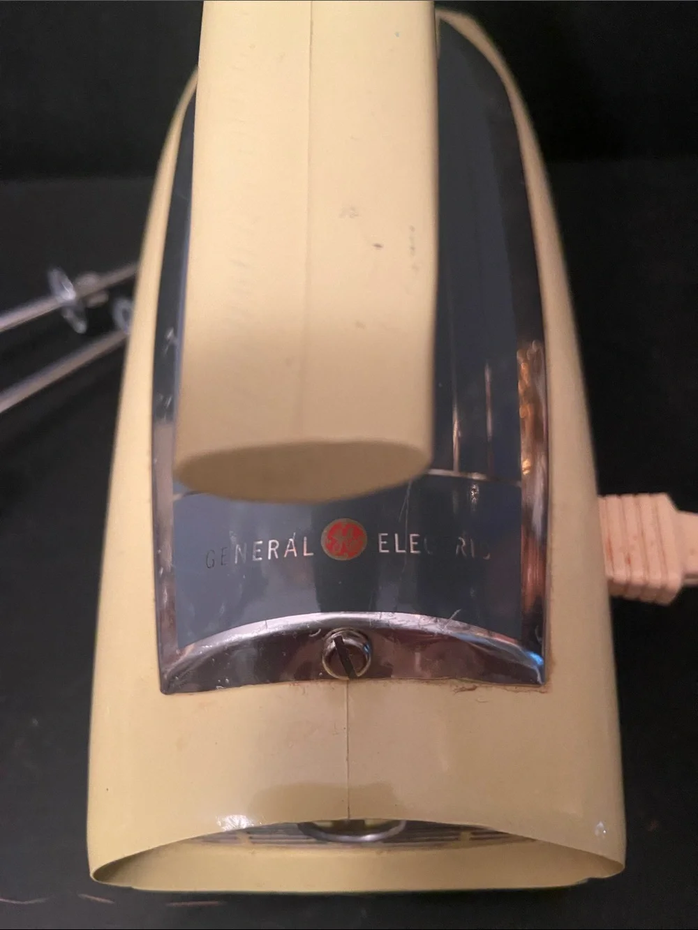 MCM  60s General Electric Handheld Mixer Model 20M47 MCM DESIGN 3-Speed